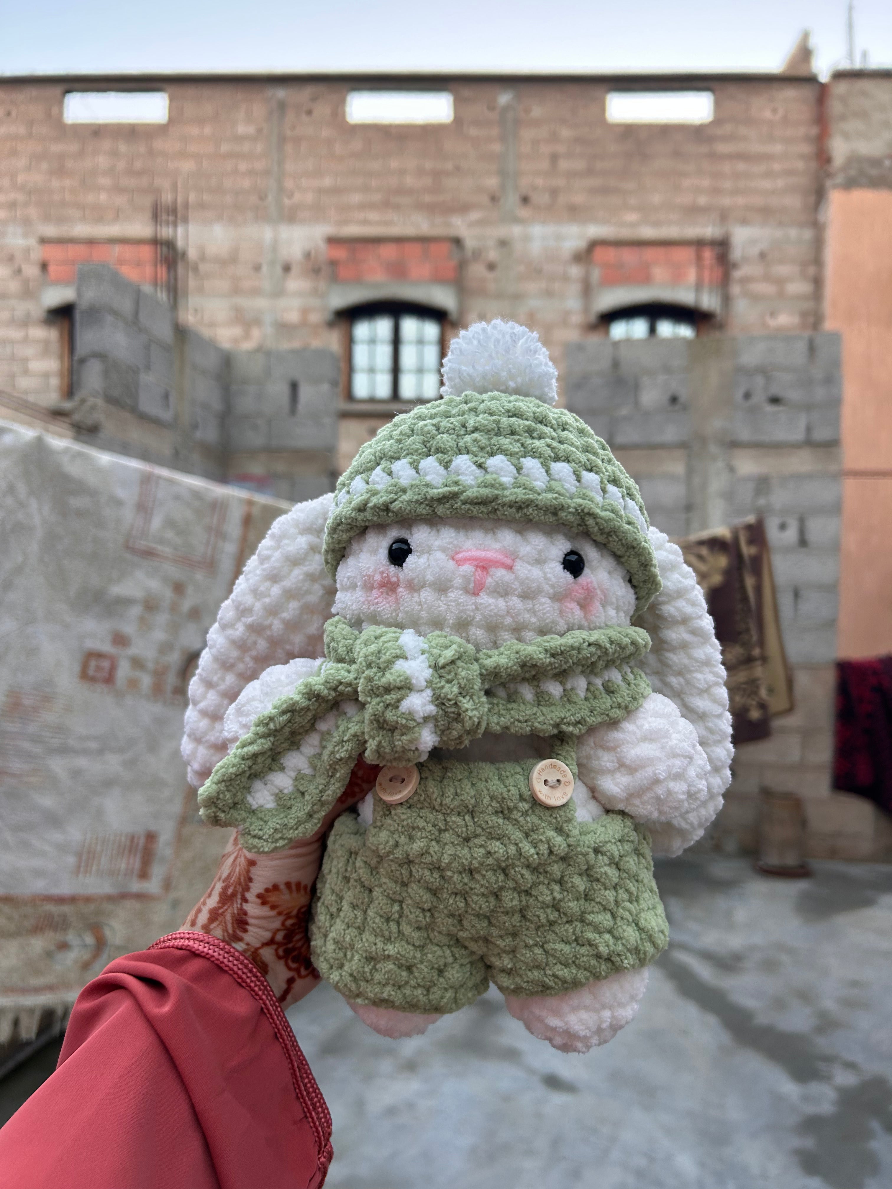 MALLOW - Peluche 20cm Lapin Mignon Crochet Outfit Complet Vert