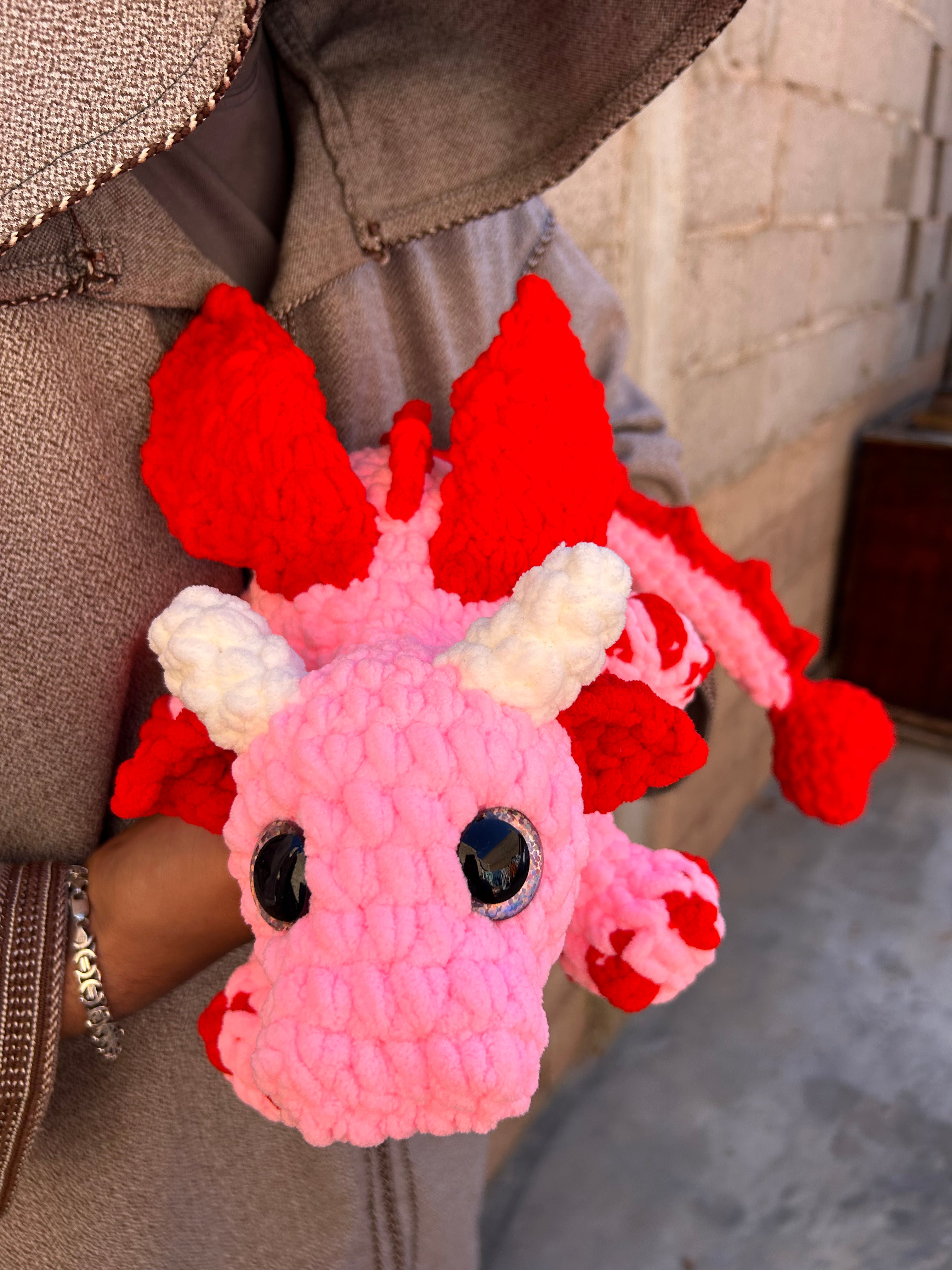 CHERRYFIRE VALENTINE EDITION - Peluche plus de 30cm Dragon Mignon & Coeur Crochet Rose et Rouge
